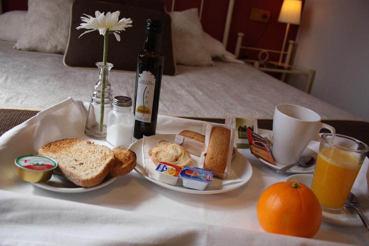 Hostal La Ribera Del Jucar Куенка Екстериор снимка