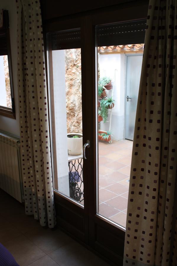 Hostal La Ribera Del Jucar Куенка Екстериор снимка