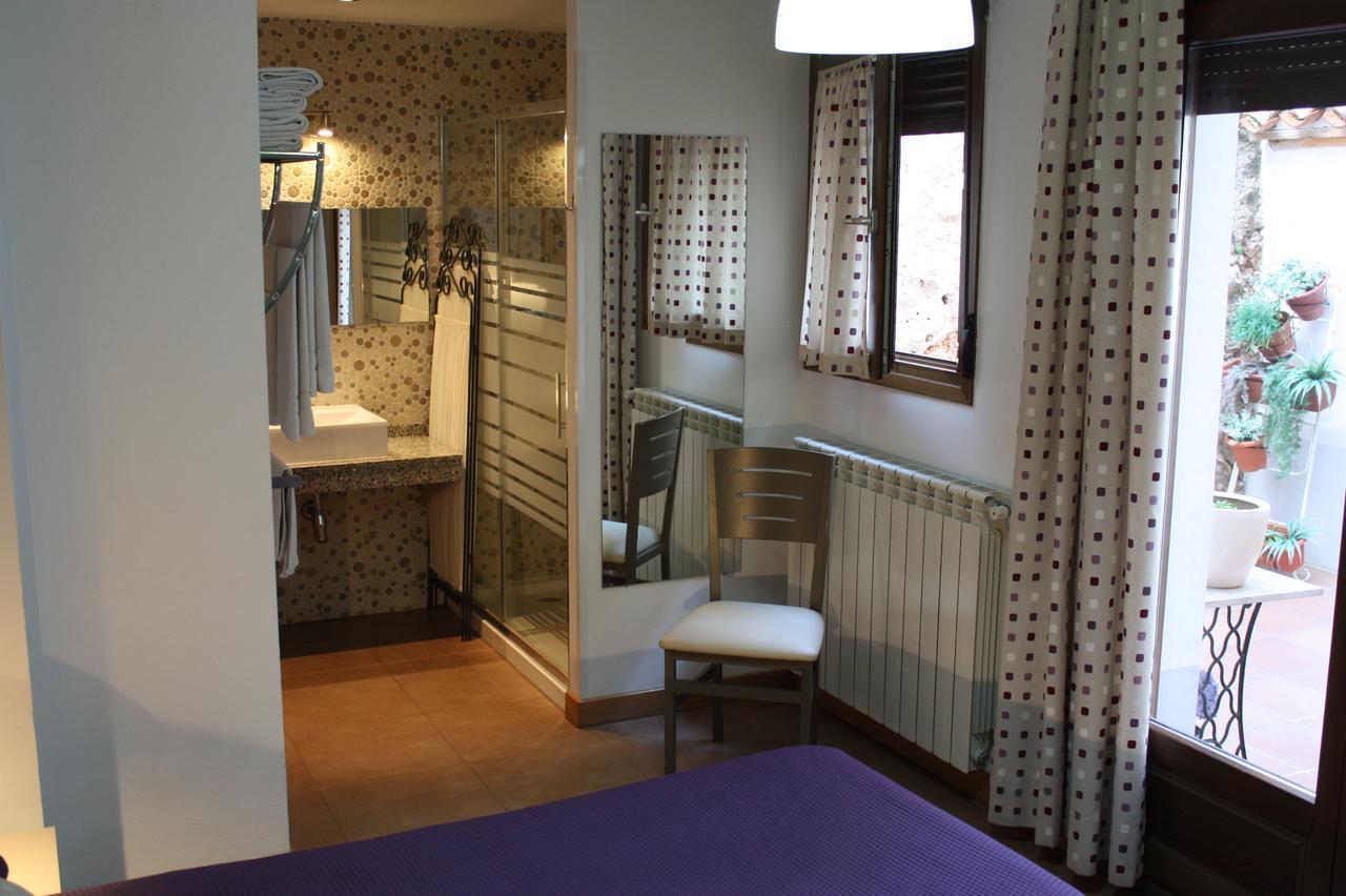 Hostal La Ribera Del Jucar Куенка Екстериор снимка